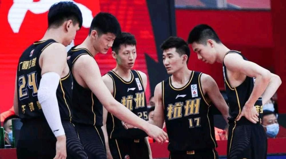 目前格林伍德的归属于曼联，若马竞想要签下他还需要与曼联进行谈判。